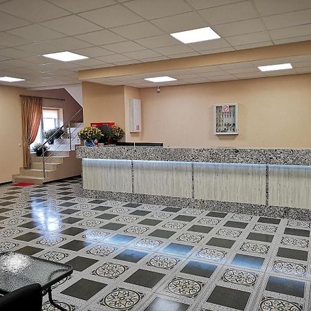 Отель Визит Pohrebi Kültér fotó